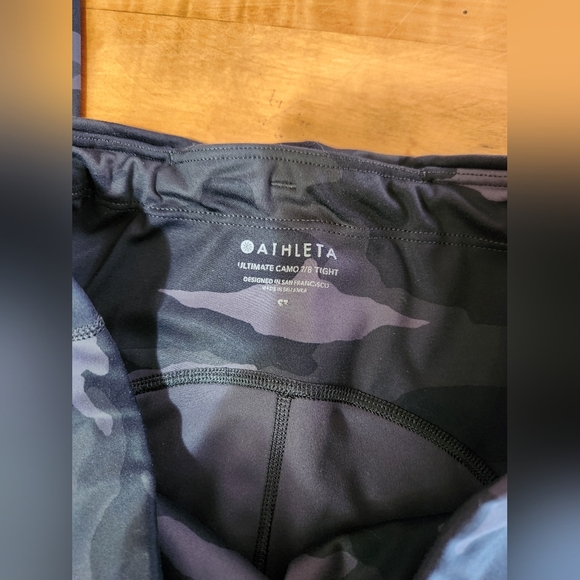 Athleta Ultimate Camo Tight Small High Rise - Picture 5 of 5